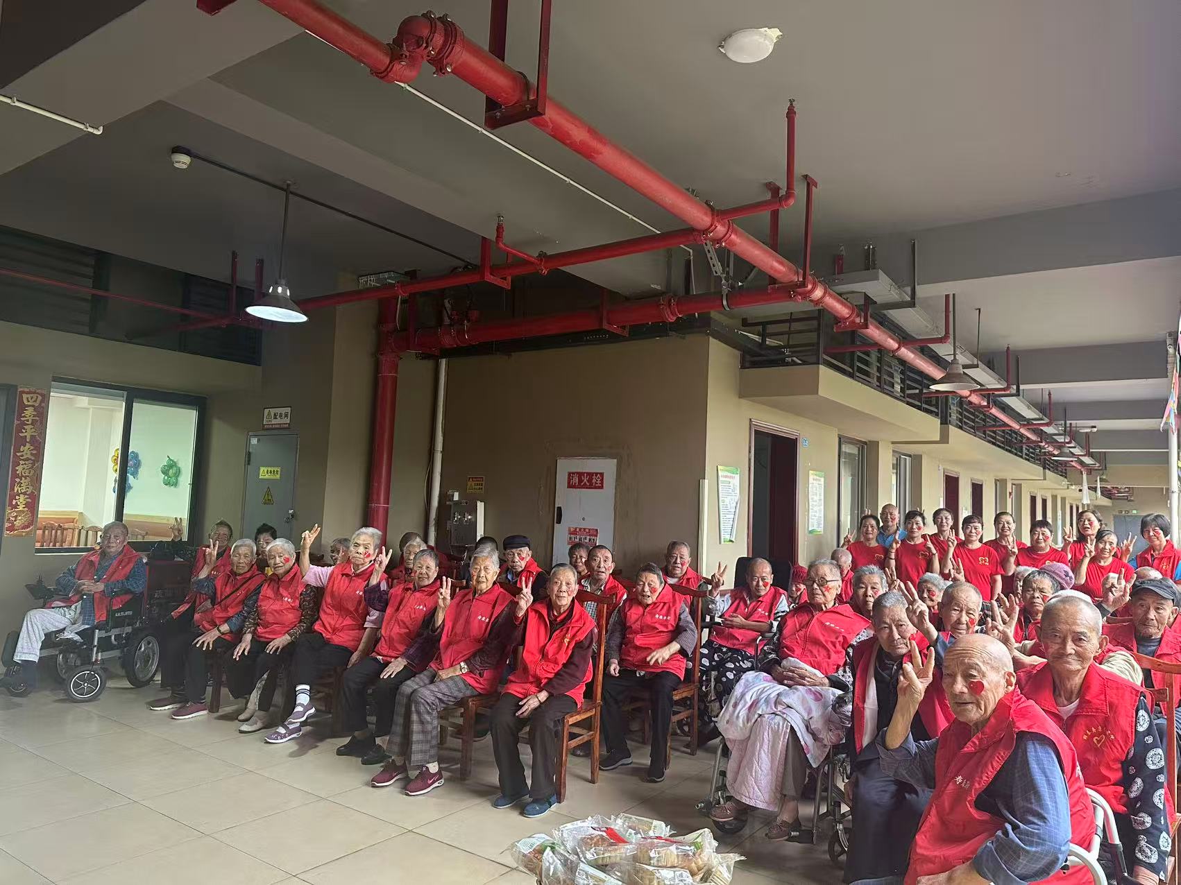 情暖双节、爱在养老院                 --国庆中秋主题活动